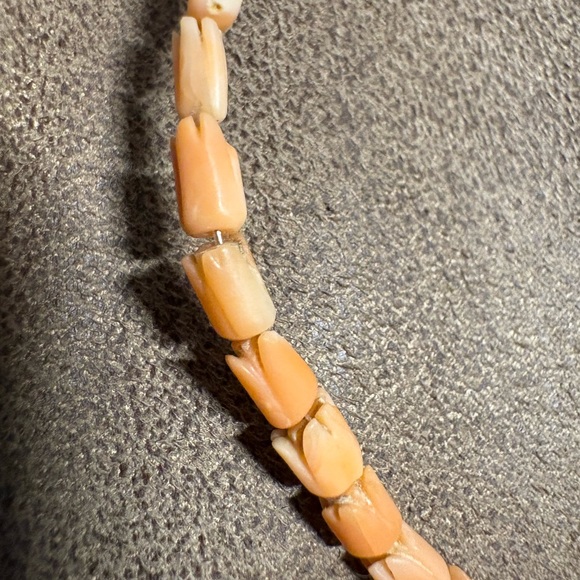 Natural Angel Skin Color Tulip Beads 
IMPT: See Description - Picture 4 of 17